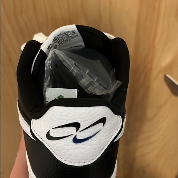 Nike Air Force 1 low ‘07 LV8 pandas size 7.5 brand new with original box. - Picture 3 of 5